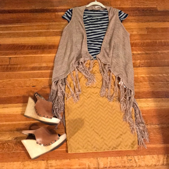 LulaRoe chevron mustard Cassie skirt - Picture 4 of 4